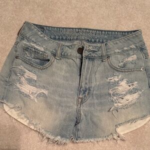 American Eagle Outfitters Women's Light Wash Distressed Jean Shorts 4